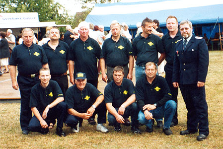 Mannschaftsfoto der Männer zum Tag des älteren Bürgers (Foto: 2003)